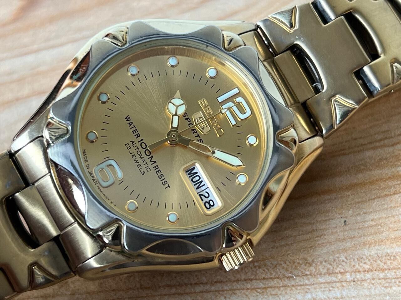 Seiko 5 Sports 100m Gold Dial 7s36-00m0 Automatic 40mm Men’s Watch, Perfect