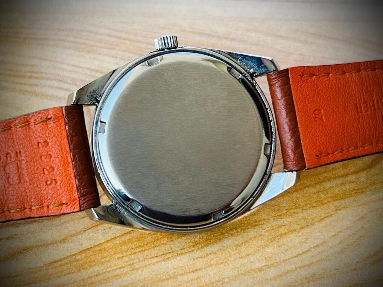 Vintage Omega Seamaster Chronometer Electronic f300Hz Mens Watch 37mm 198.001