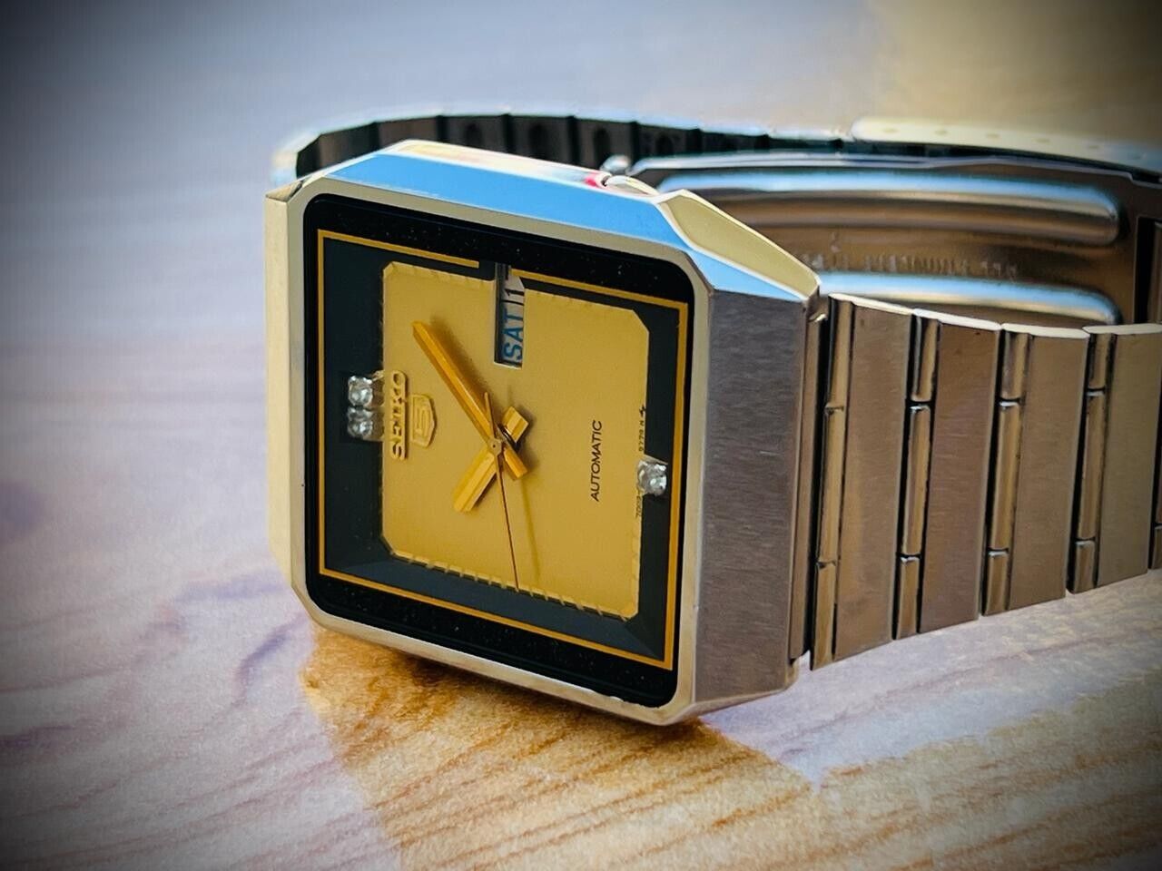 Vintage Seiko 5 Automatic Unique Diamond Dial 7009-558A Japan 35mm