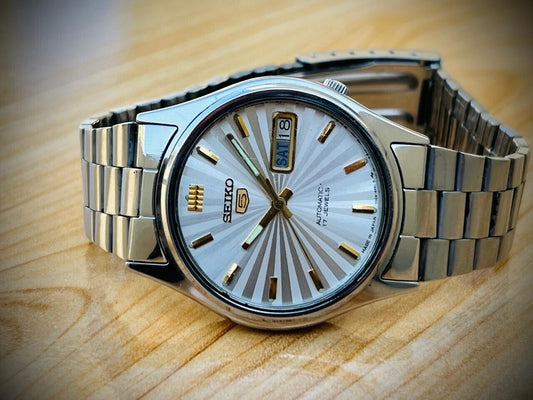 Vintage Seiko 5 Automatic 21 Jewels Rare Dial 7009-3101 Mens Watch 36mm