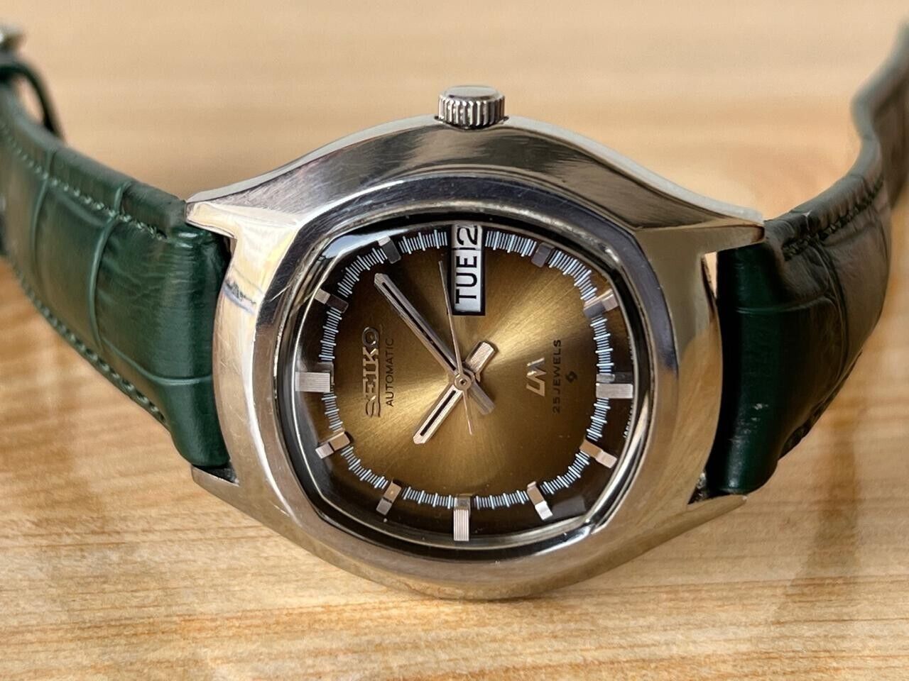 Vintage Seiko LM 25 Jewels RARE Dial 5606-5140 Automatic Mens Watch, 35mm