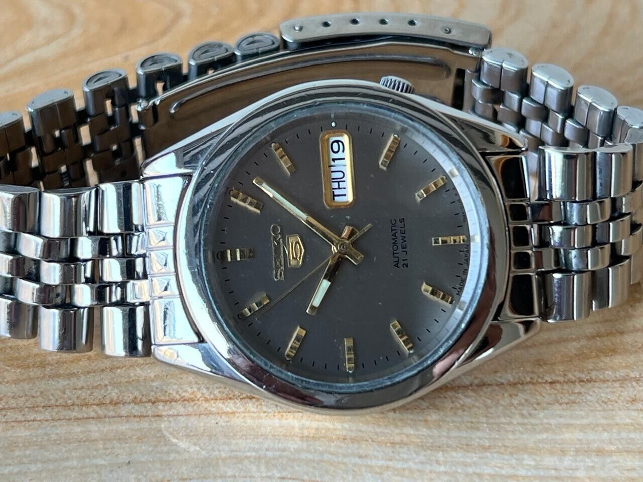 Seiko 5 Grey Dial 7s26-00x0 Automatic 37mm Men’s Watch, Perfect