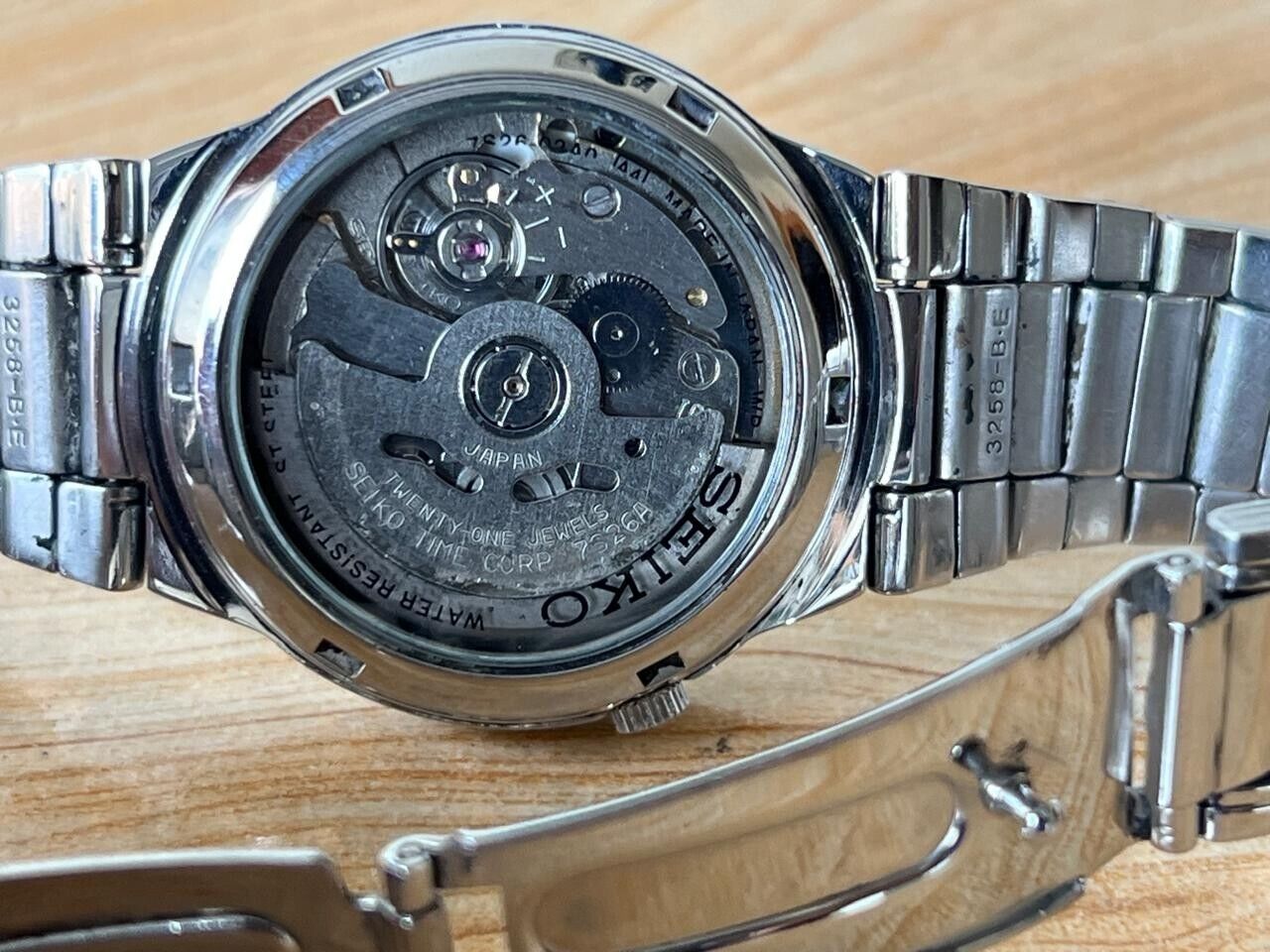 Seiko 5 Racer Dial 7s26-02a0 Automatic 21 Jewels 35mm Men’s Watch, Perfect