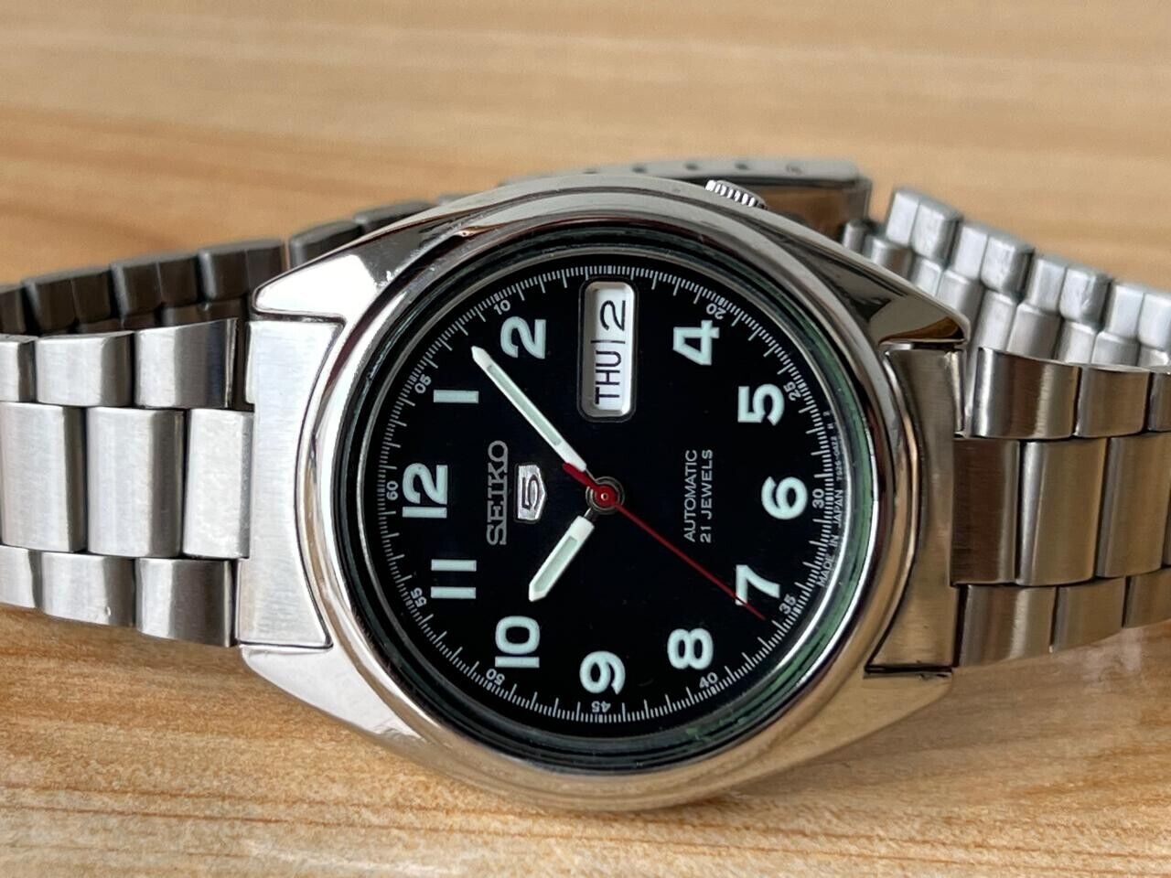 Seiko 5 Black Dial 7s26-0480 Automatic 21 Jewels 37mm Men’s Watch, Perfect