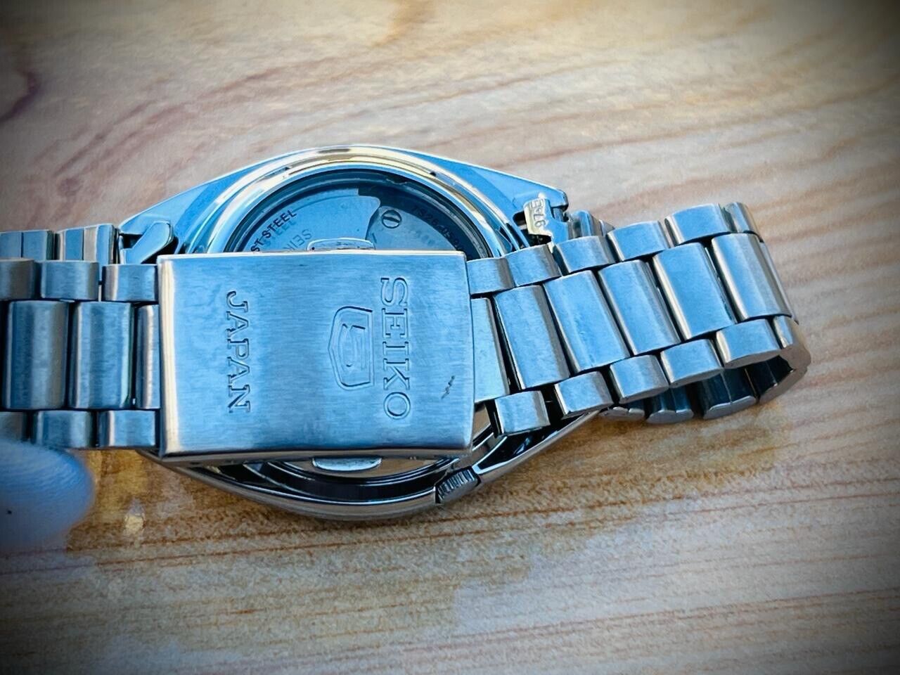 Seiko 5 Automatic 21 Jewels Gold Dial 7S26-0590 Mens Watch 37mm