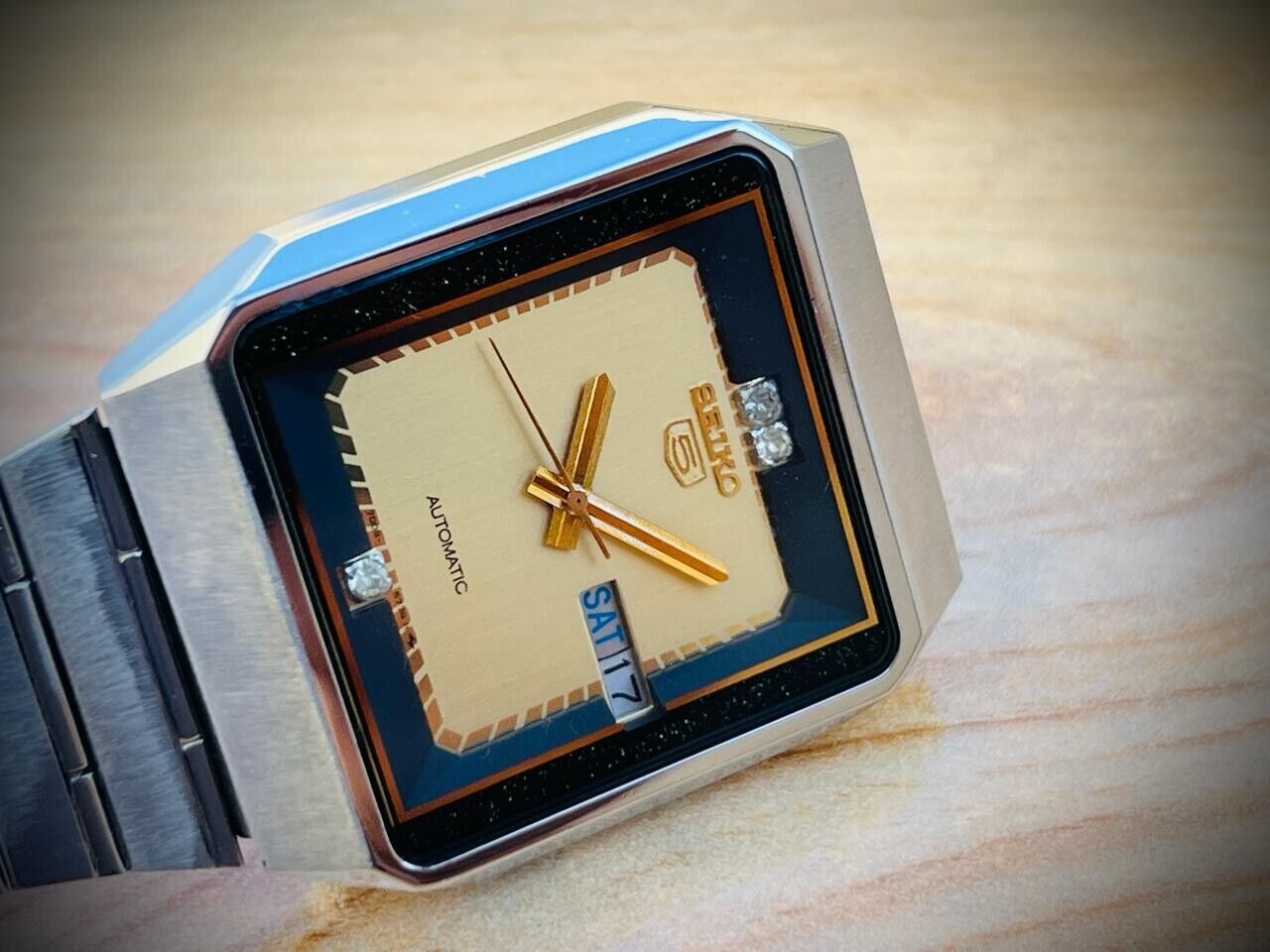 Vintage Seiko 5 Automatic Unique Diamond Dial 7009-558A Japan 35mm