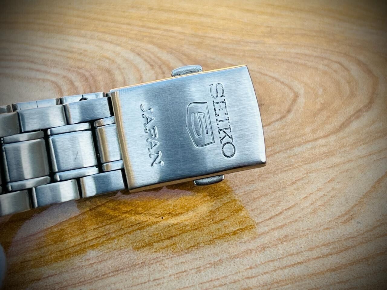 Seiko 5 Automatic 21 Jewels Gold Dial, 7S26-02W0 39mm Men’s Watch