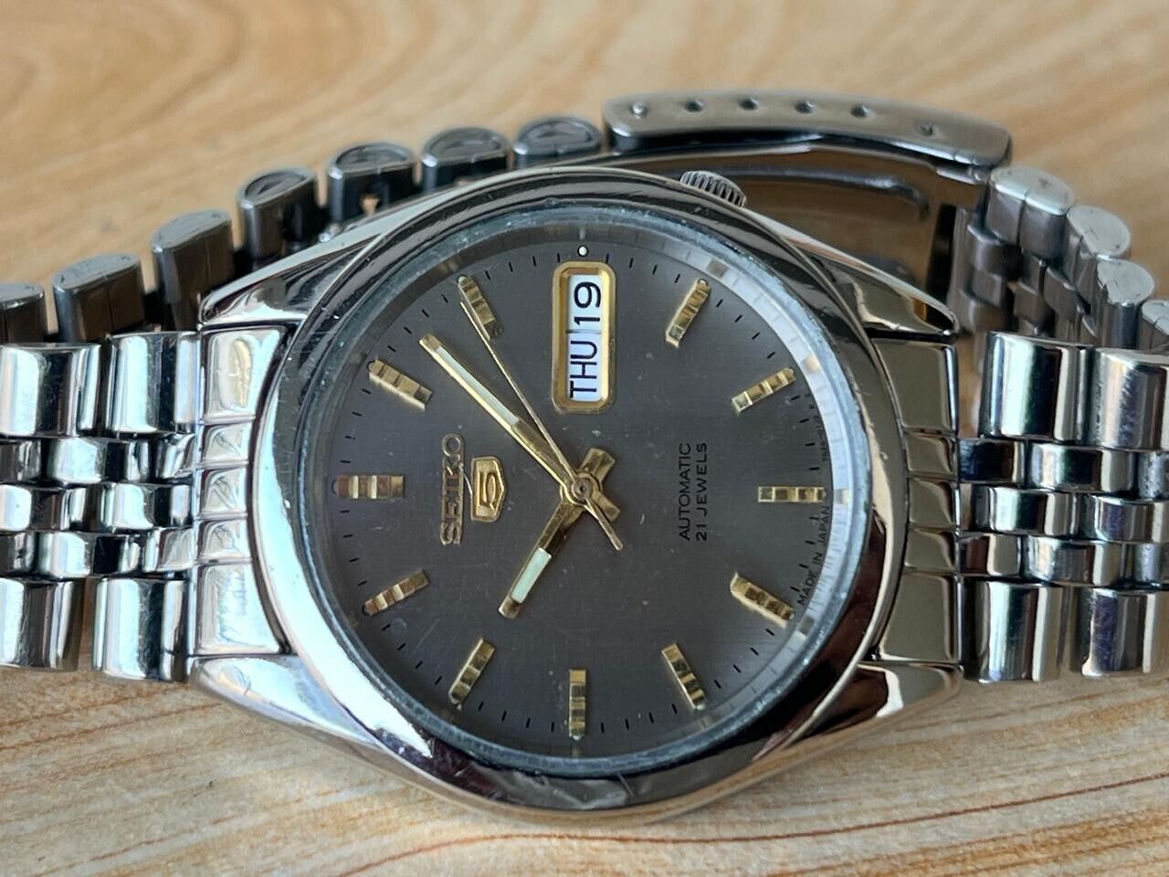 Seiko 5 Grey Dial 7s26-00x0 Automatic 37mm Men’s Watch, Perfect