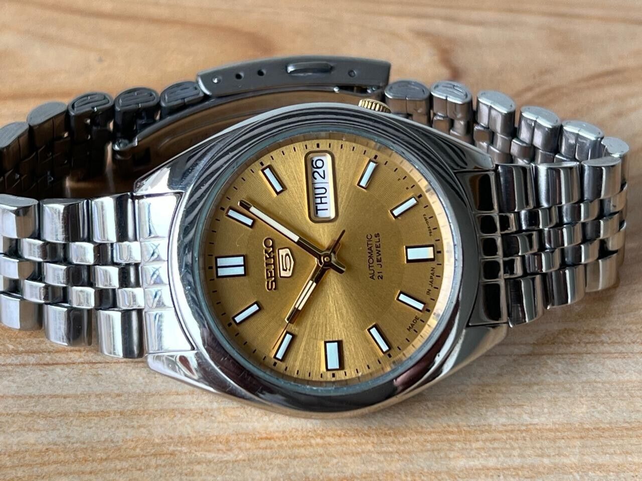 Seiko 5 Gold Dial 7s26-00x0 Automatic 21 Jewels 37mm Men’s Watch, Perfect