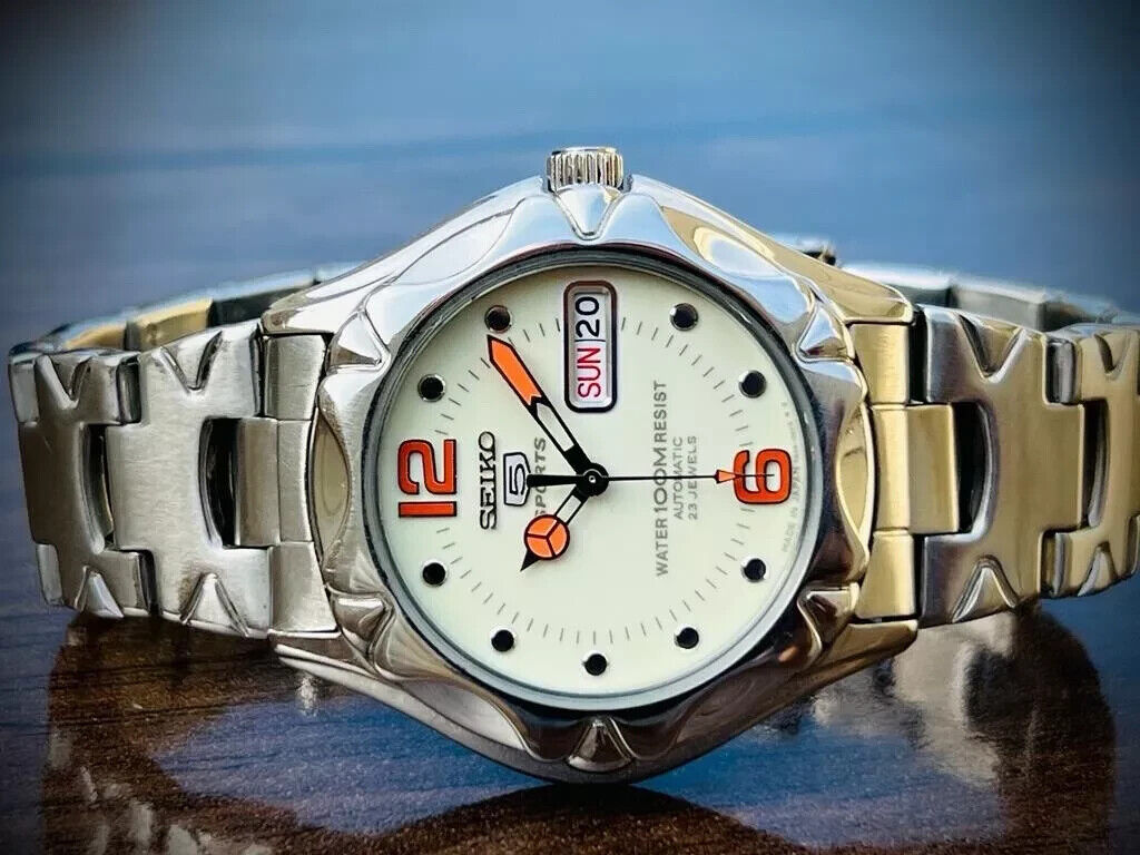 Vintage Seiko 5 Sports 100m 23 Jewels Lume Dial 7S36-00M0 Gents Watch 38mm UFO