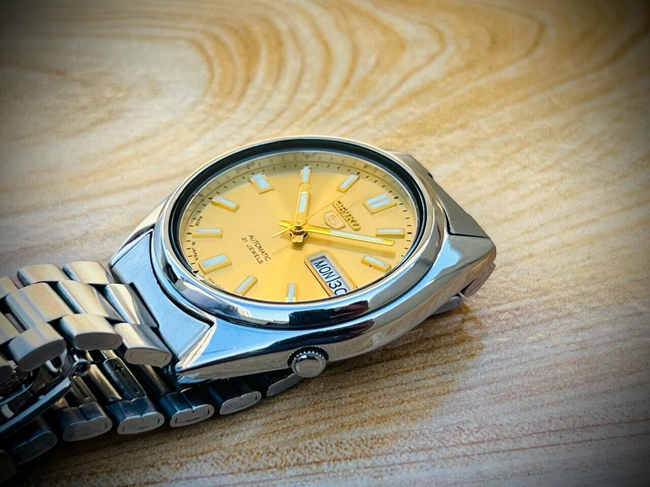 Seiko 5 Automatic 21 Jewels Gold Dial 7S26-0480 Mens Watch 38mm
