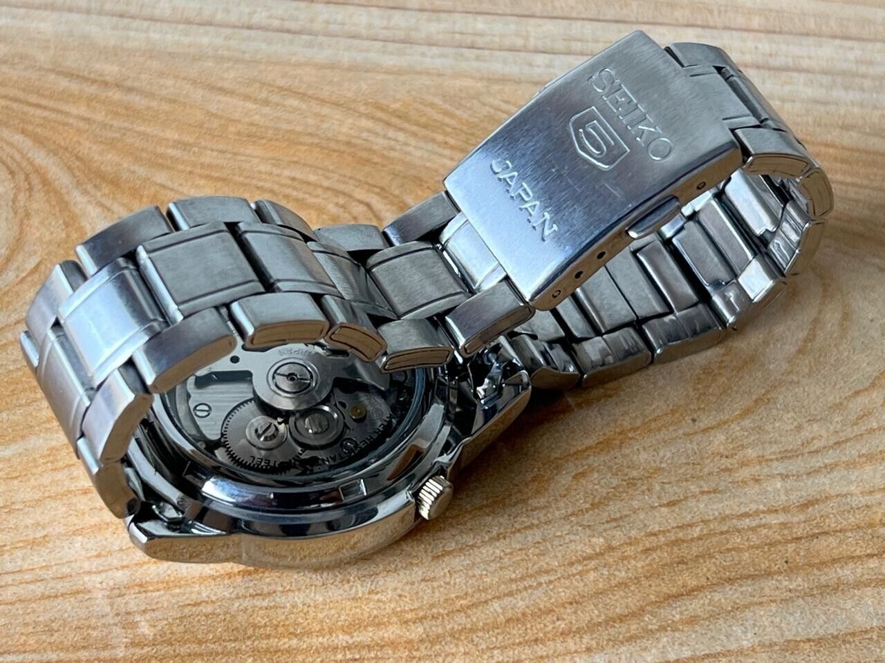 Seiko 5 Lume Dial 7s26-02w0 Automatic 21 Jewels 39mm Men’s Watch, Perfect