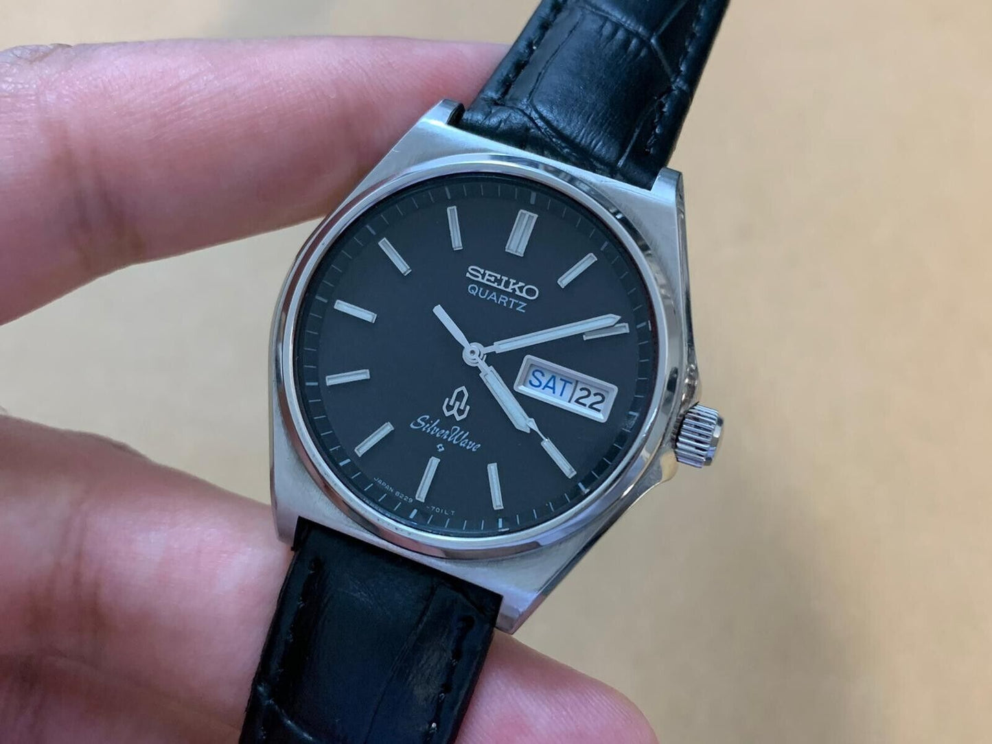 Vintage Seiko SilverWave Quartz Day Date Mens Watch, Japan 36mm 8229-7000