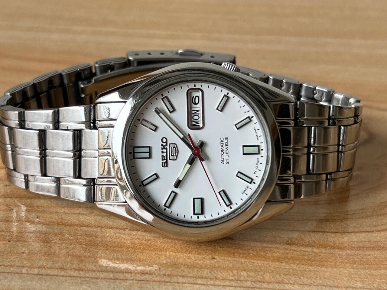 Seiko 5 White Dial 7s26-03b0 Automatic 21 Jewels 37mm Men’s Watch, Perfect