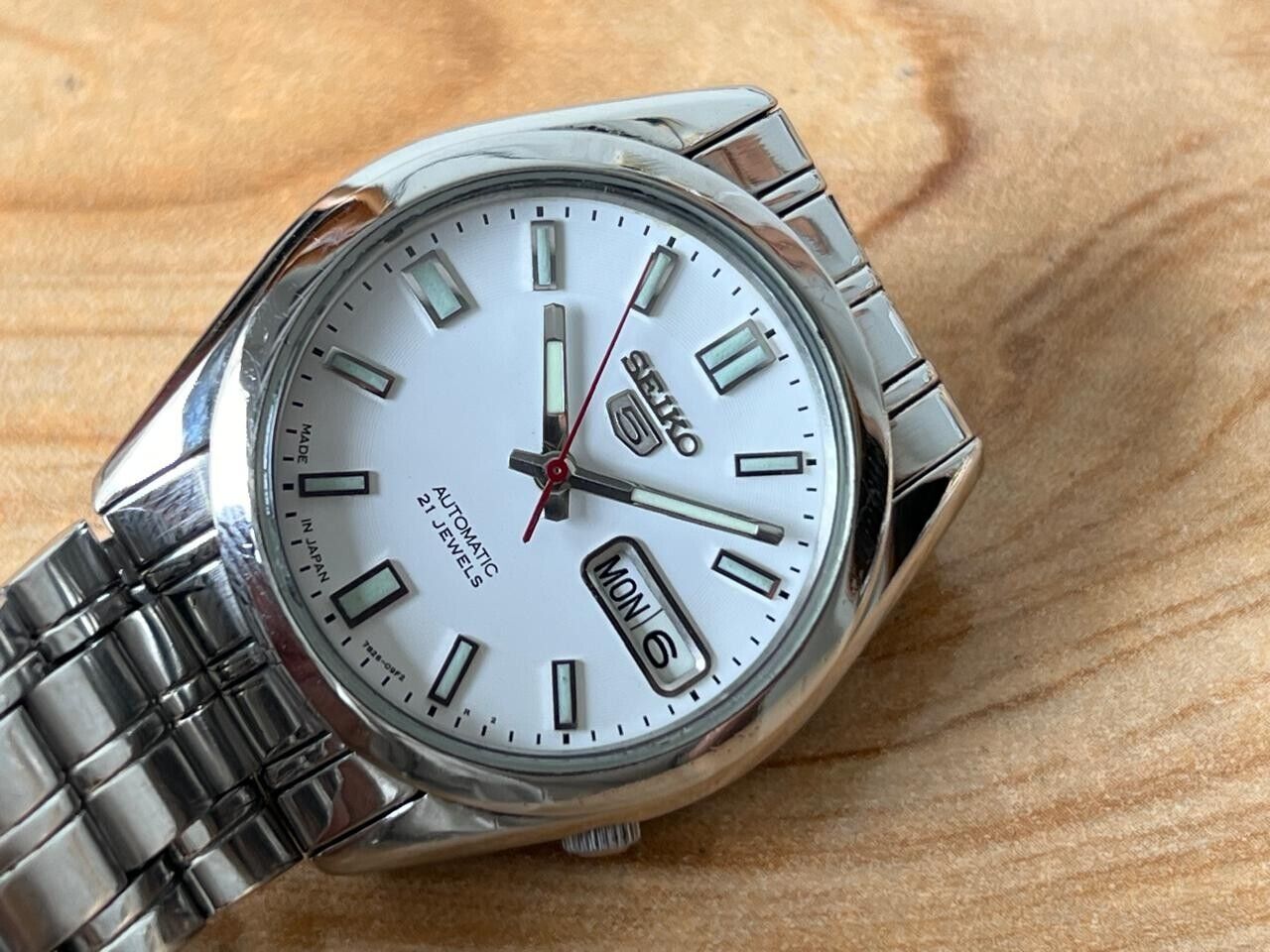 Seiko 5 White Dial 7s26-03b0 Automatic 21 Jewels 37mm Men’s Watch, Perfect
