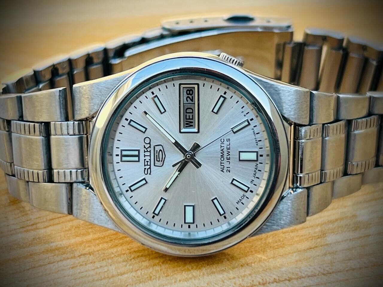 Vintage Seiko 5 Automatic Silver Dial Unisex Watch 32mm