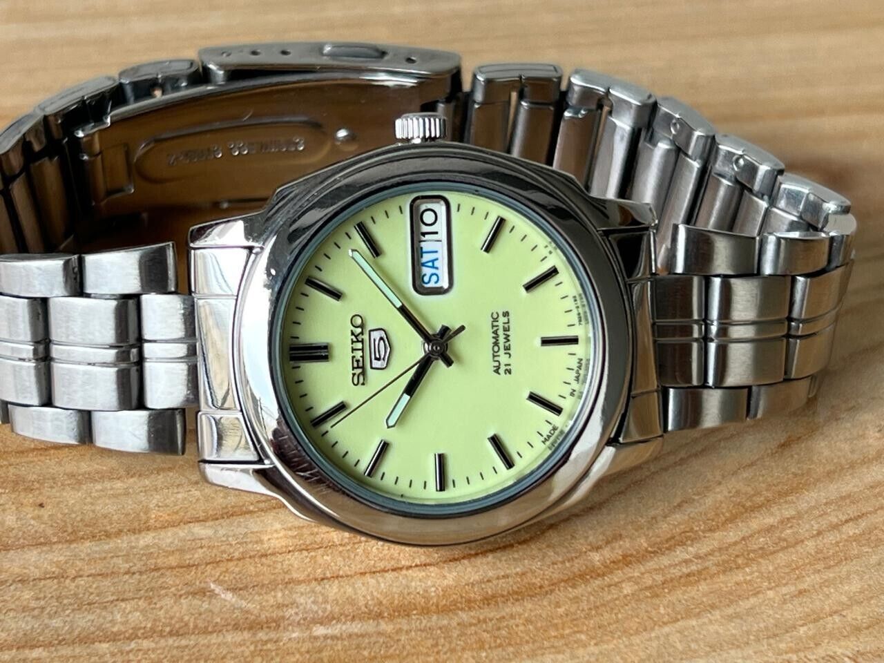 Seiko 5 Lume Dial 7s26-00a0 Automatic 21 Jewels 34mm Men’s Watch, Perfect