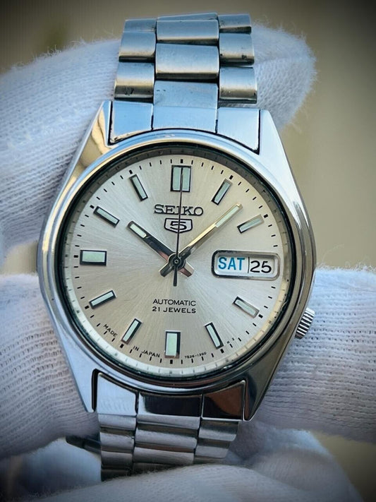 Vintage Seiko 5 Automatic Grey Dial 21 Jewels 7s26-6000 Japan 35mm #802
