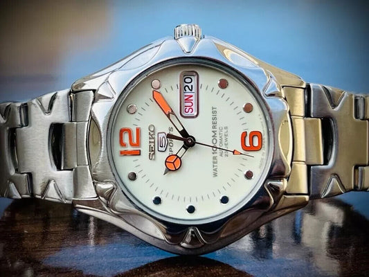 Vintage Seiko 5 Sports 100m 23 Jewels Lume Dial 7S36-00M0 Gents Watch 38mm UFO