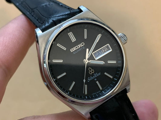 Vintage Seiko SilverWave Quartz Day Date Mens Watch, Japan 36mm 8229-7000