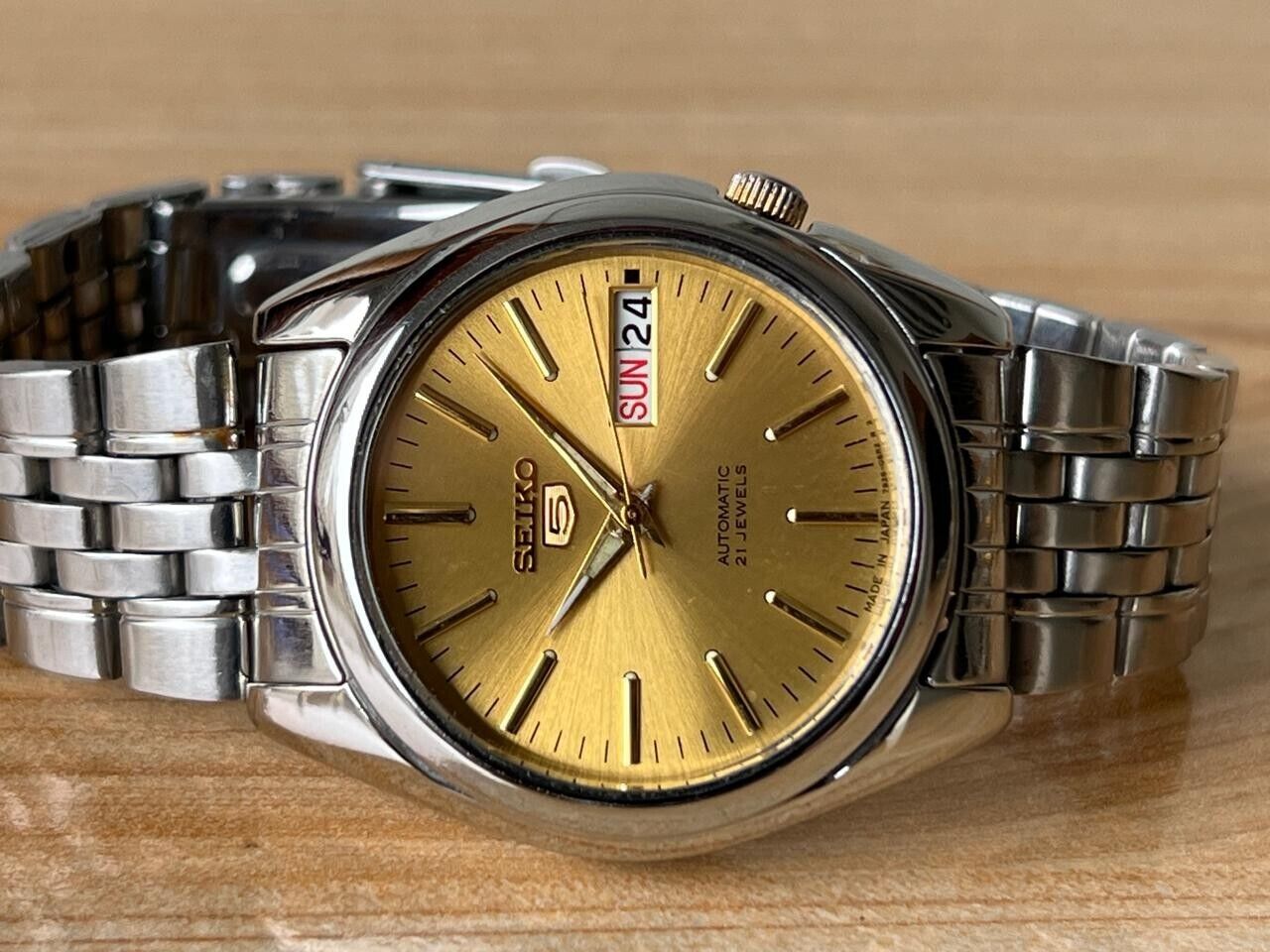 Seiko 5 Gold Dial 7s26-01r0 Automatic 21 Jewels 37mm Men’s Watch, Perfect