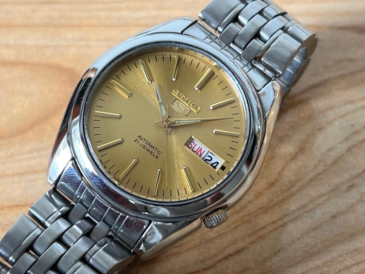 Seiko 5 Gold Dial 7s26-01r0 Automatic 21 Jewels 37mm Men’s Watch, Perfect