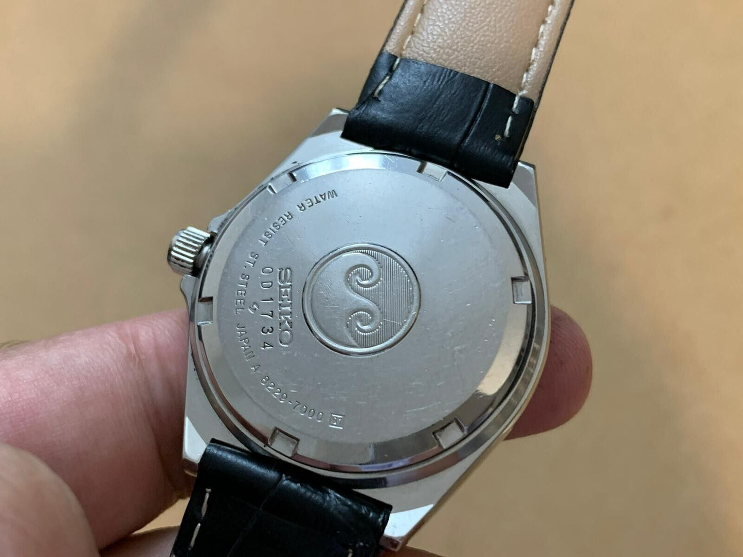 Vintage Seiko SilverWave Quartz Day Date Mens Watch, Japan 36mm 8229-7000