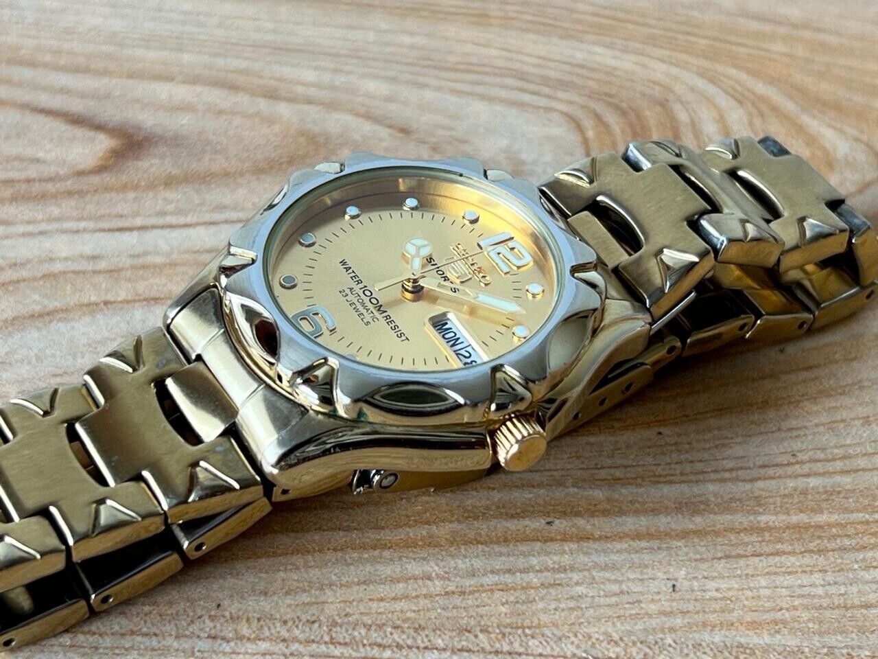 Seiko 5 Sports 100m Gold Dial 7s36-00m0 Automatic 40mm Men’s Watch, Perfect
