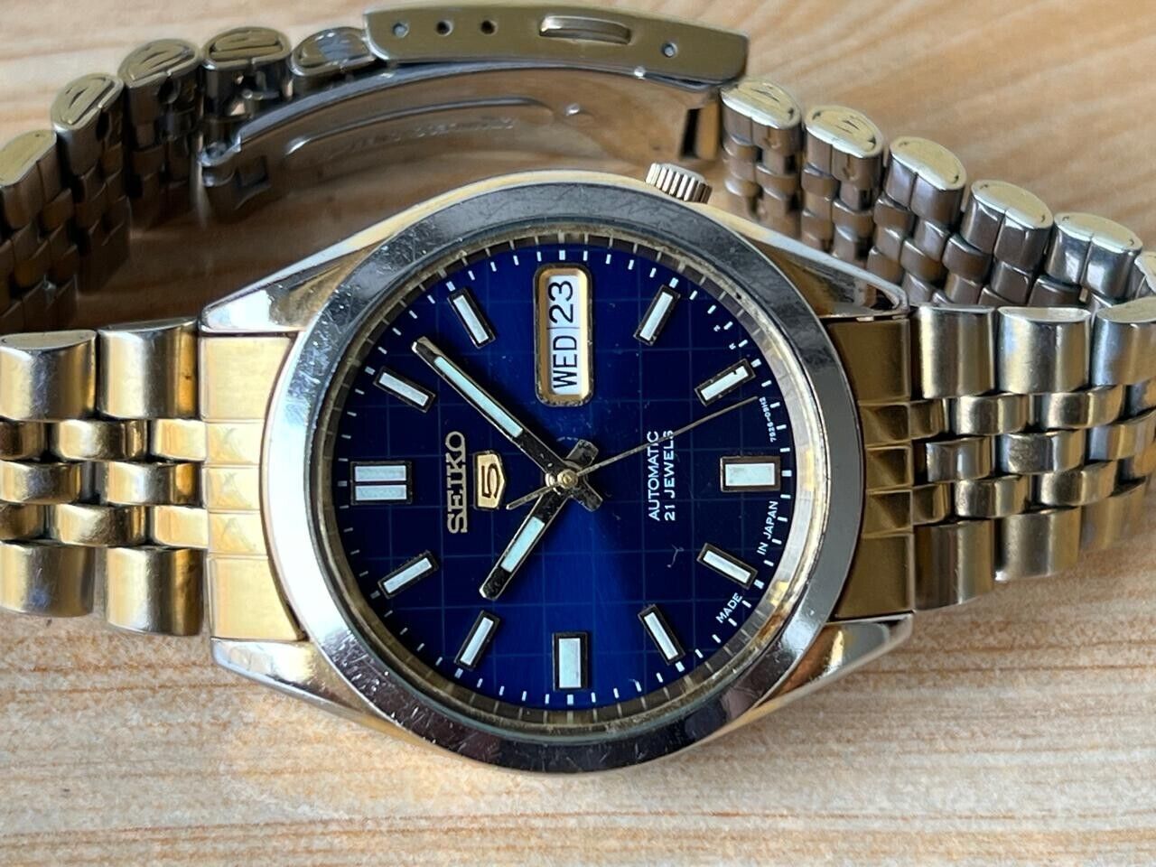 Seiko 5 Blue Dial 7s26-00x0 Automatic 21 Jewels 36mm Men’s Watch, Perfect