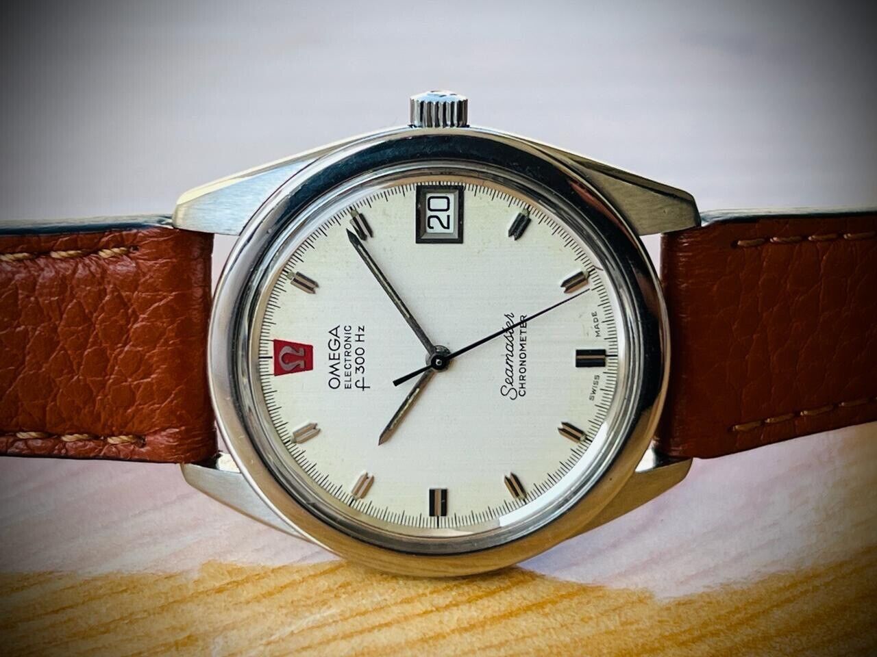Vintage Omega Seamaster Chronometer Electronic f300Hz Mens Watch 37mm 198.001
