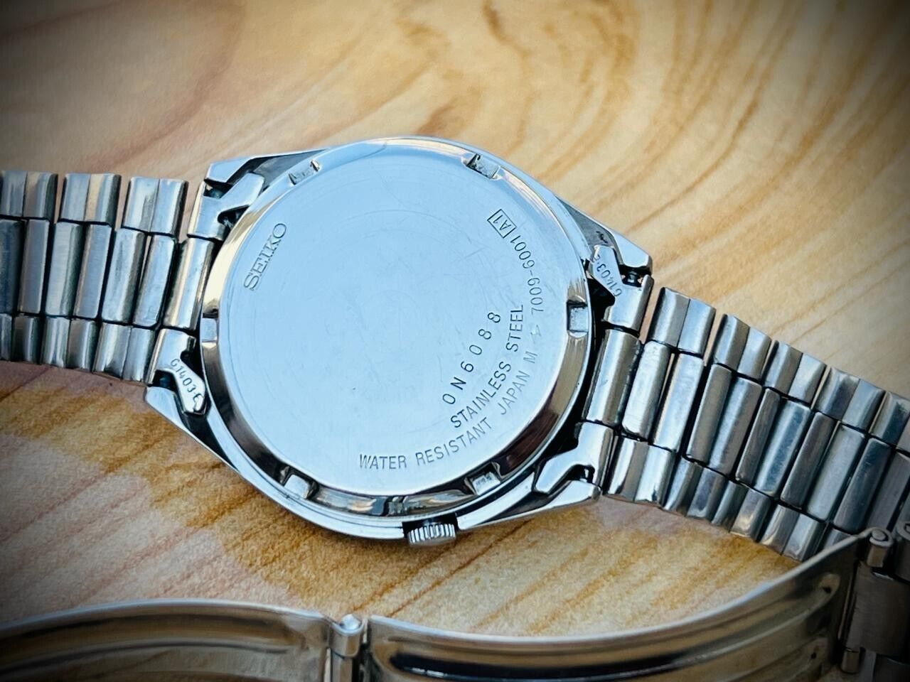 Vintage Seiko 5 Automatic 21 Jewels Black Dial 7009-6001 Mens Watch 36mm