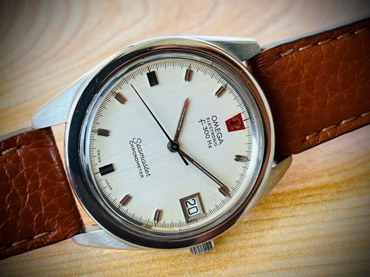 Vintage Omega Seamaster Chronometer Electronic f300Hz Mens Watch 37mm 198.001