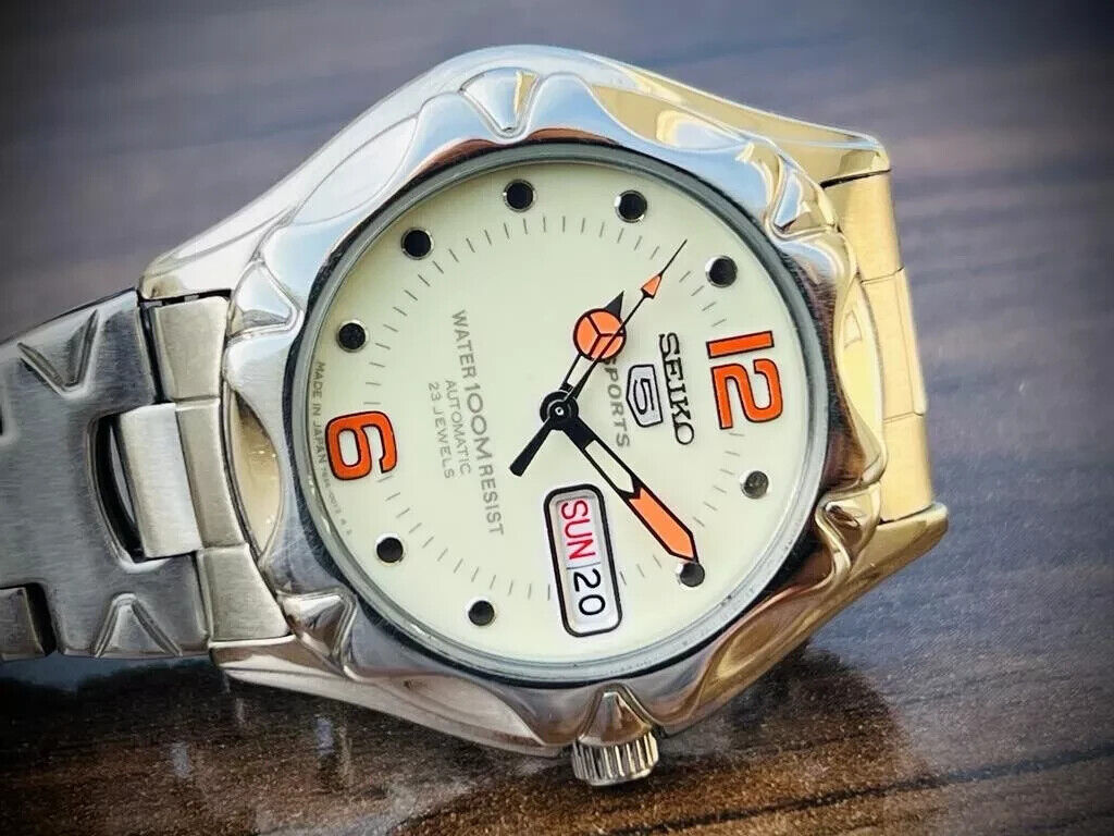 Vintage Seiko 5 Sports 100m 23 Jewels Lume Dial 7S36-00M0 Gents Watch 38mm UFO