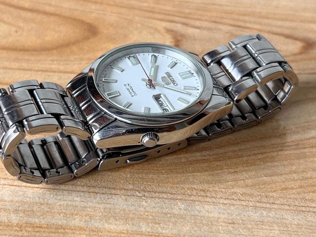 Seiko 5 White Dial 7s26-03b0 Automatic 21 Jewels 37mm Men’s Watch, Perfect