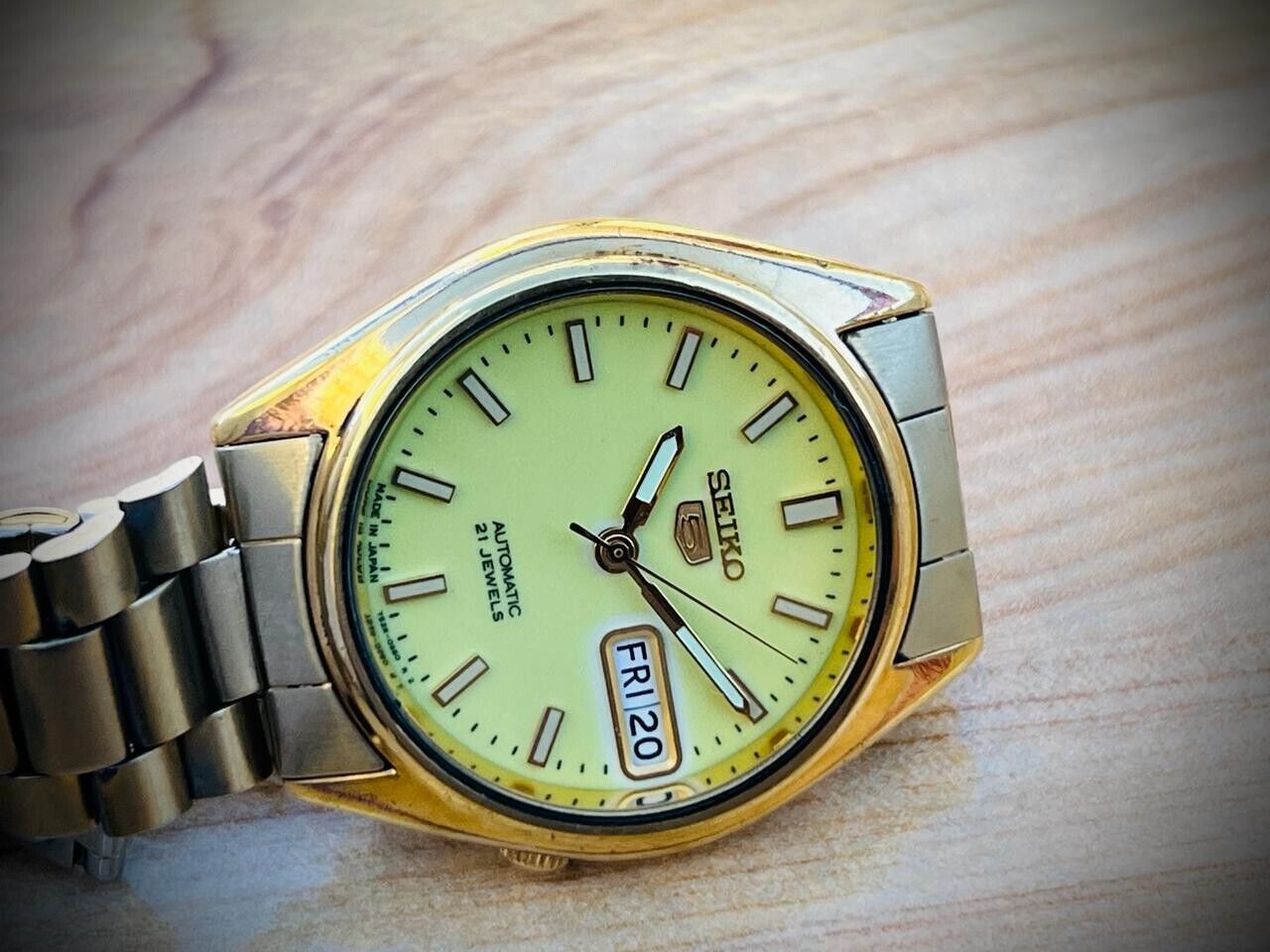 Vintage Seiko 5 Automatic Radium Dial 21 Jewels 7s26-6000 Japan 34mm