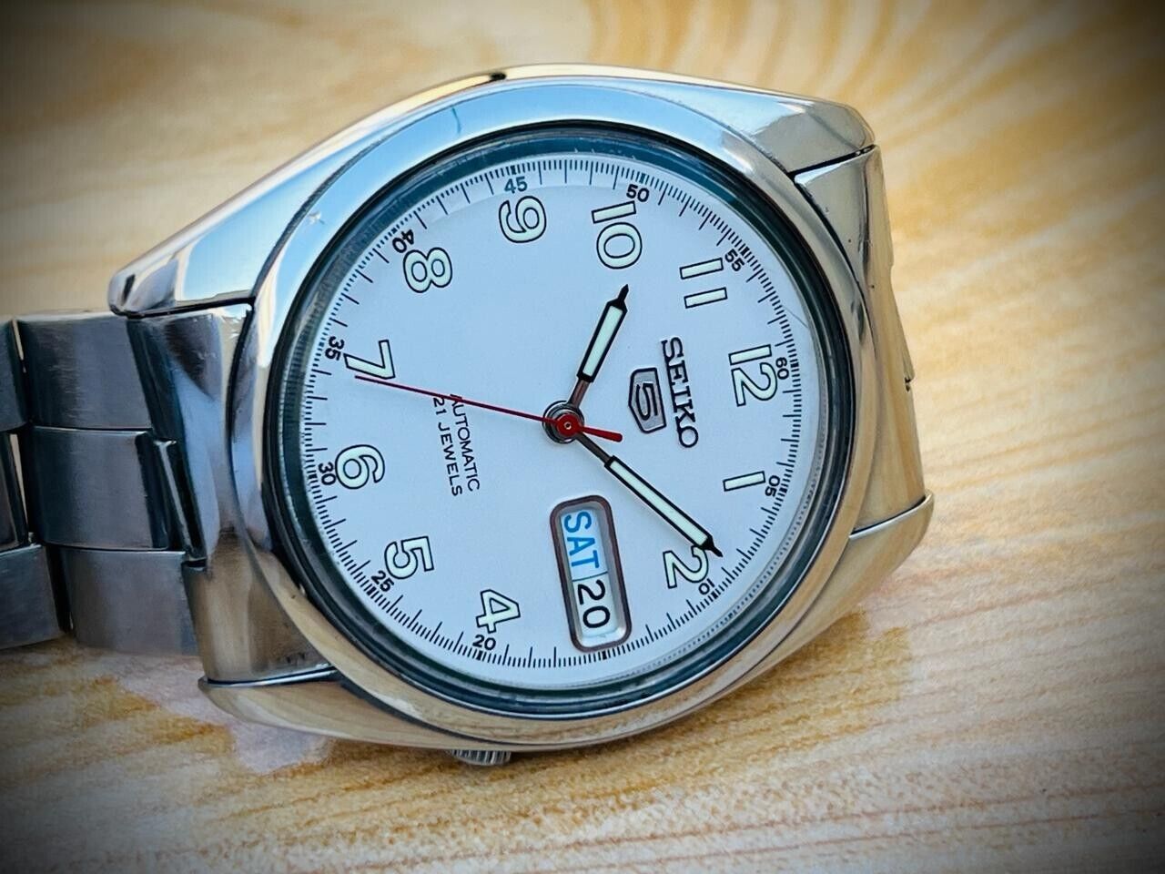 Seiko 5 Automatic 21 Jewels White Dial 7S26-0590 Mens Watch 37mm