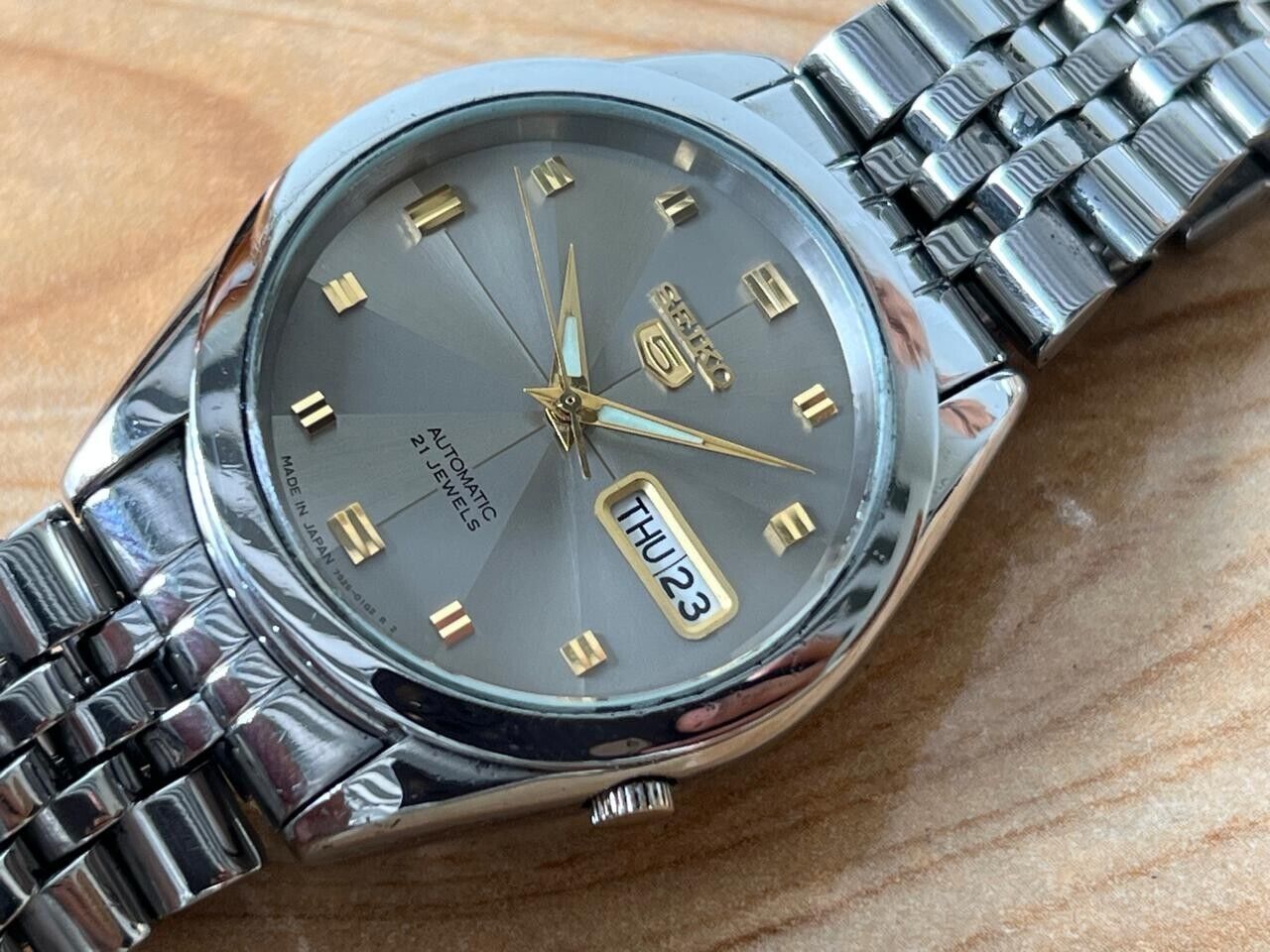 Seiko 5 Grey Dial 7s26-00x0 Automatic 21 Jewels 37mm Men’s Watch, Perfect