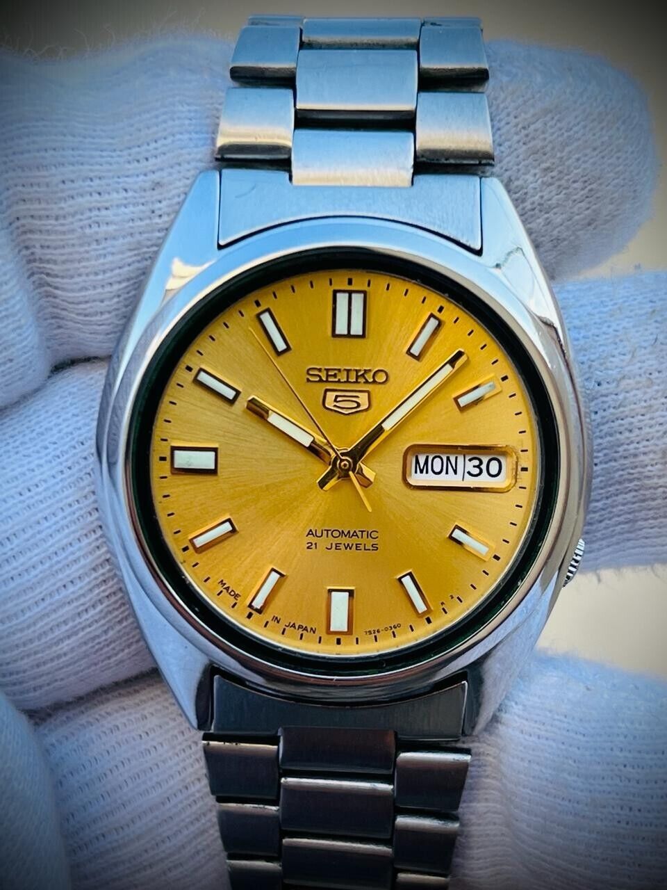 Seiko 5 Automatic 21 Jewels Gold Dial 7S26-0480 Mens Watch 38mm