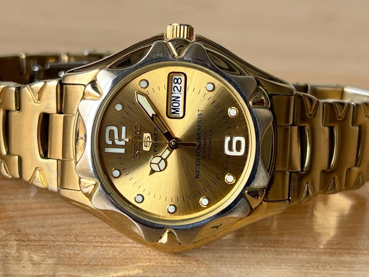 Seiko 5 Sports 100m Gold Dial 7s36-00m0 Automatic 40mm Men’s Watch, Perfect