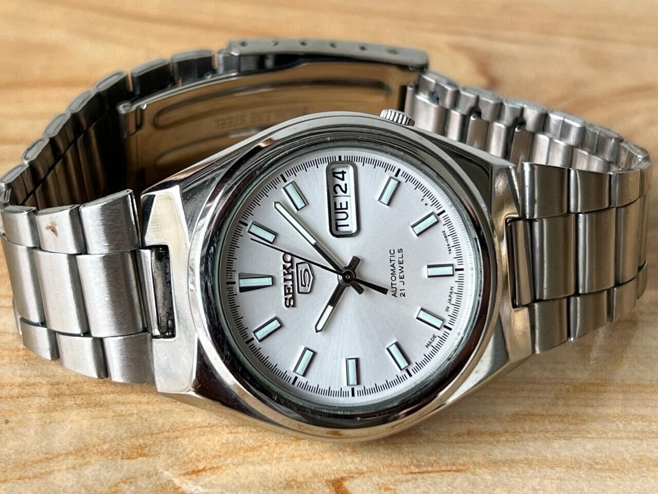 Seiko 5 Silver Dial 7s26-02s0 Automatic 21 Jewels 37mm Men’s Watch, Perfect