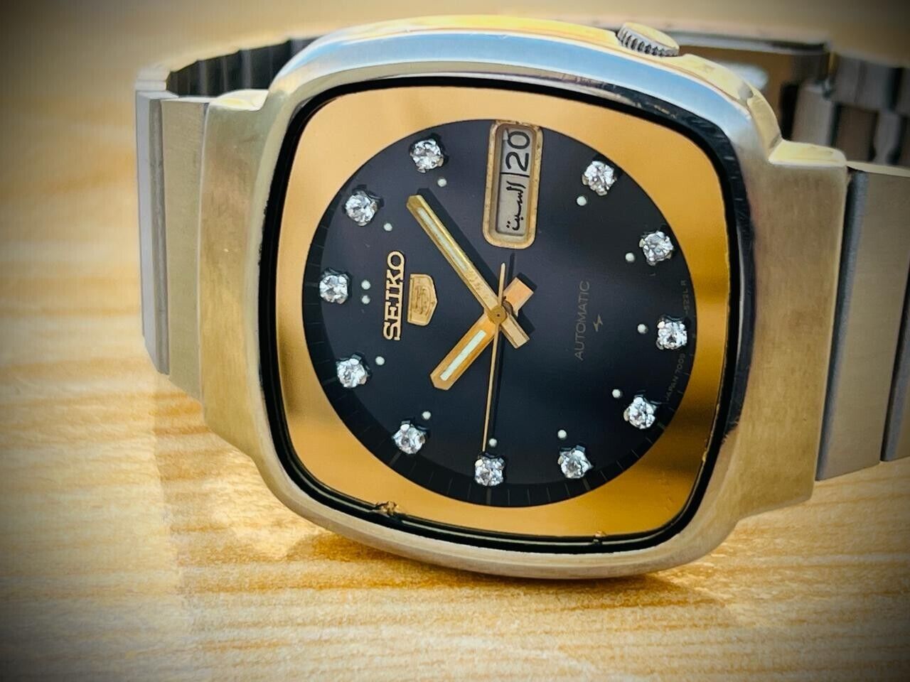 Vintage Seiko 5 Automatic Rare Black Diamond Dial 7009-5140 Mens Watch 37mm