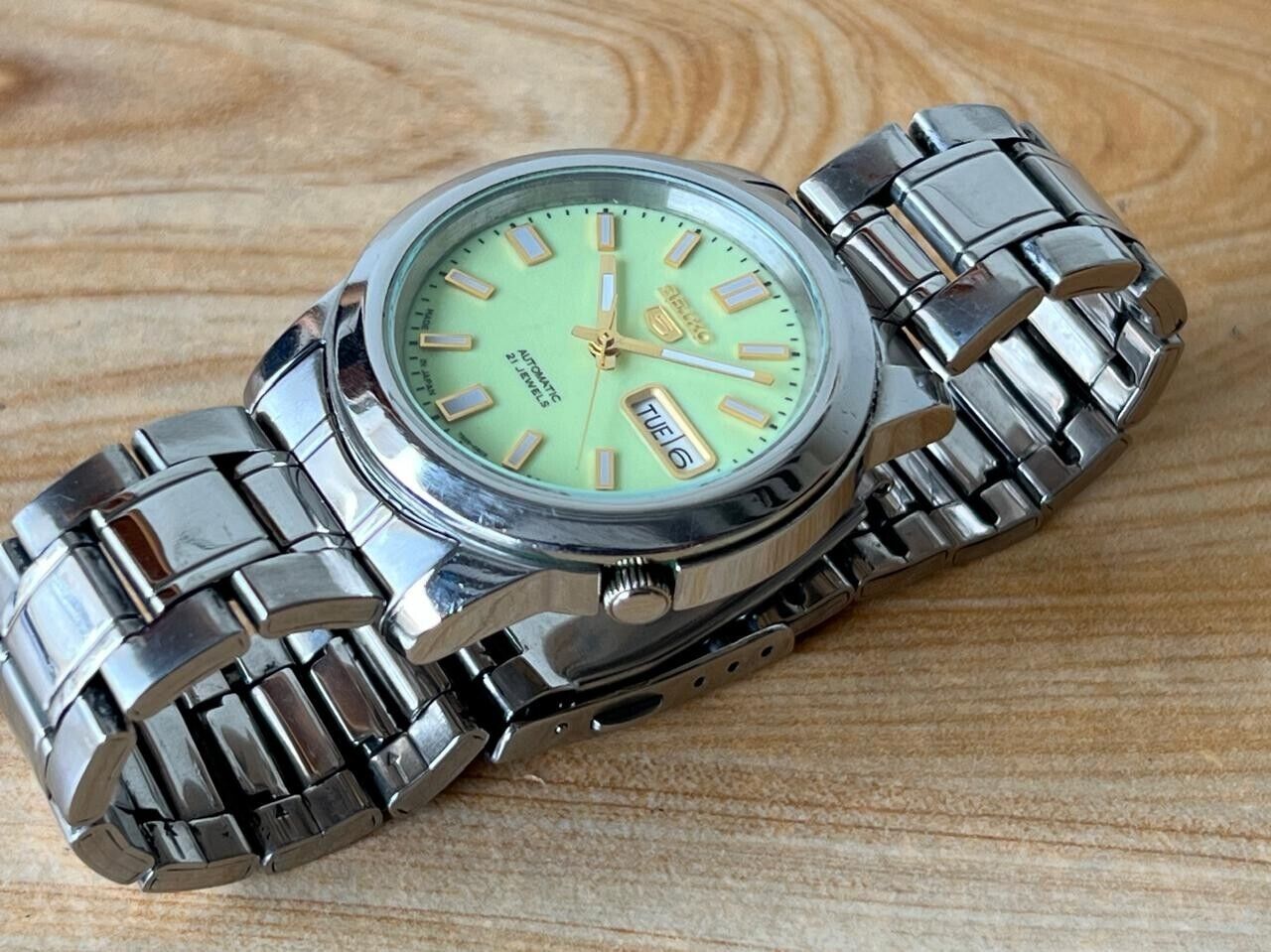 Seiko 5 Lume Dial 7s26-02w0 Automatic 21 Jewels 39mm Men’s Watch, Perfect