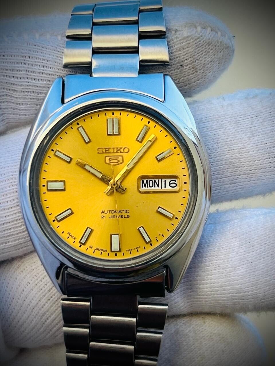 Seiko 5 Automatic 21 Jewels Gold Dial 7S26-0590 Mens Watch 37mm