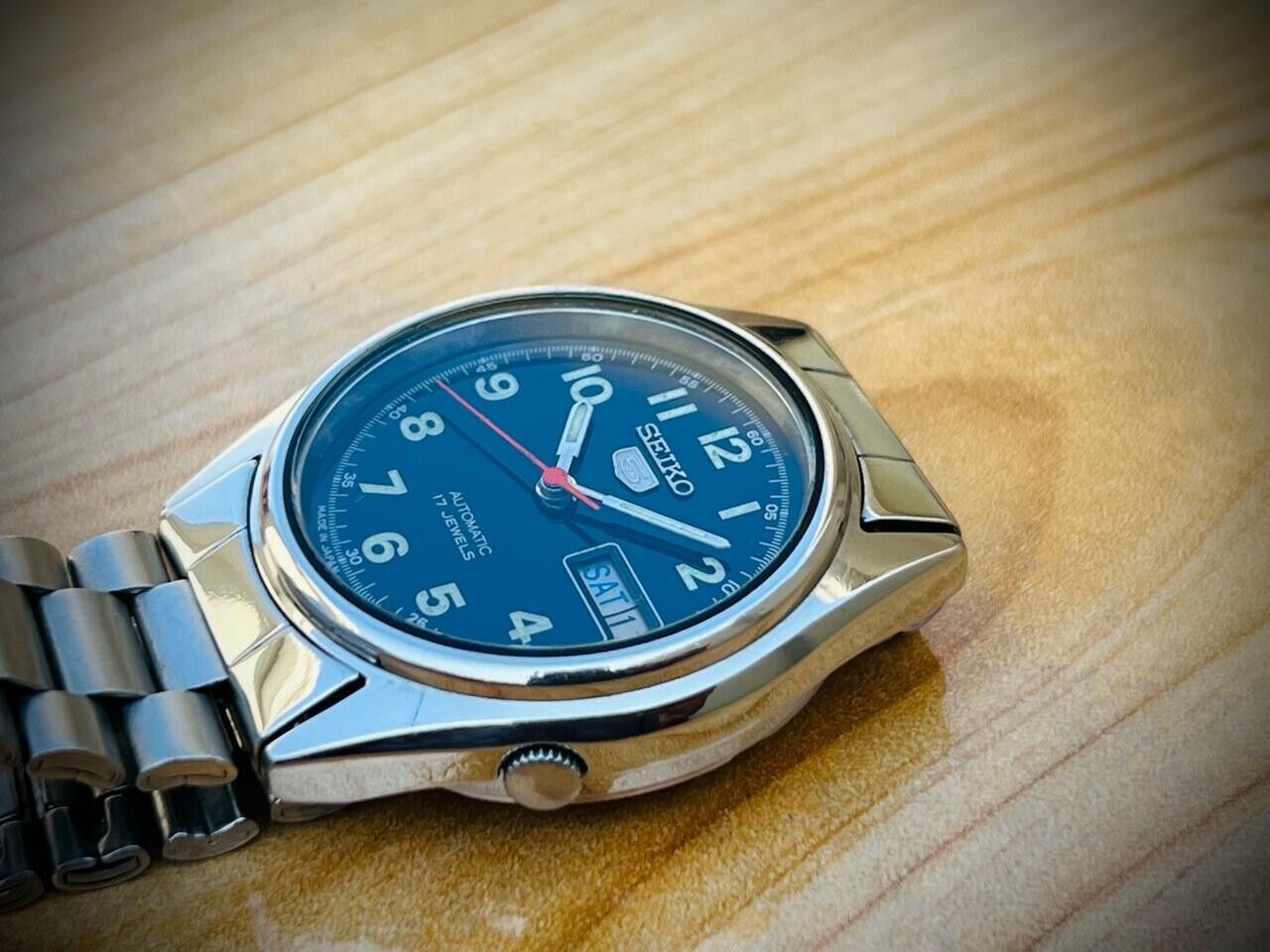 Vintage Seiko 5 Automatic 21 Jewels Black Dial 7009-6001 Mens Watch 36mm