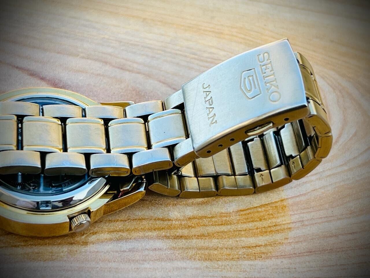 Seiko 5 Automatic 21 Jewels Gold Dial, 7S26-02W0 39mm Men’s Watch