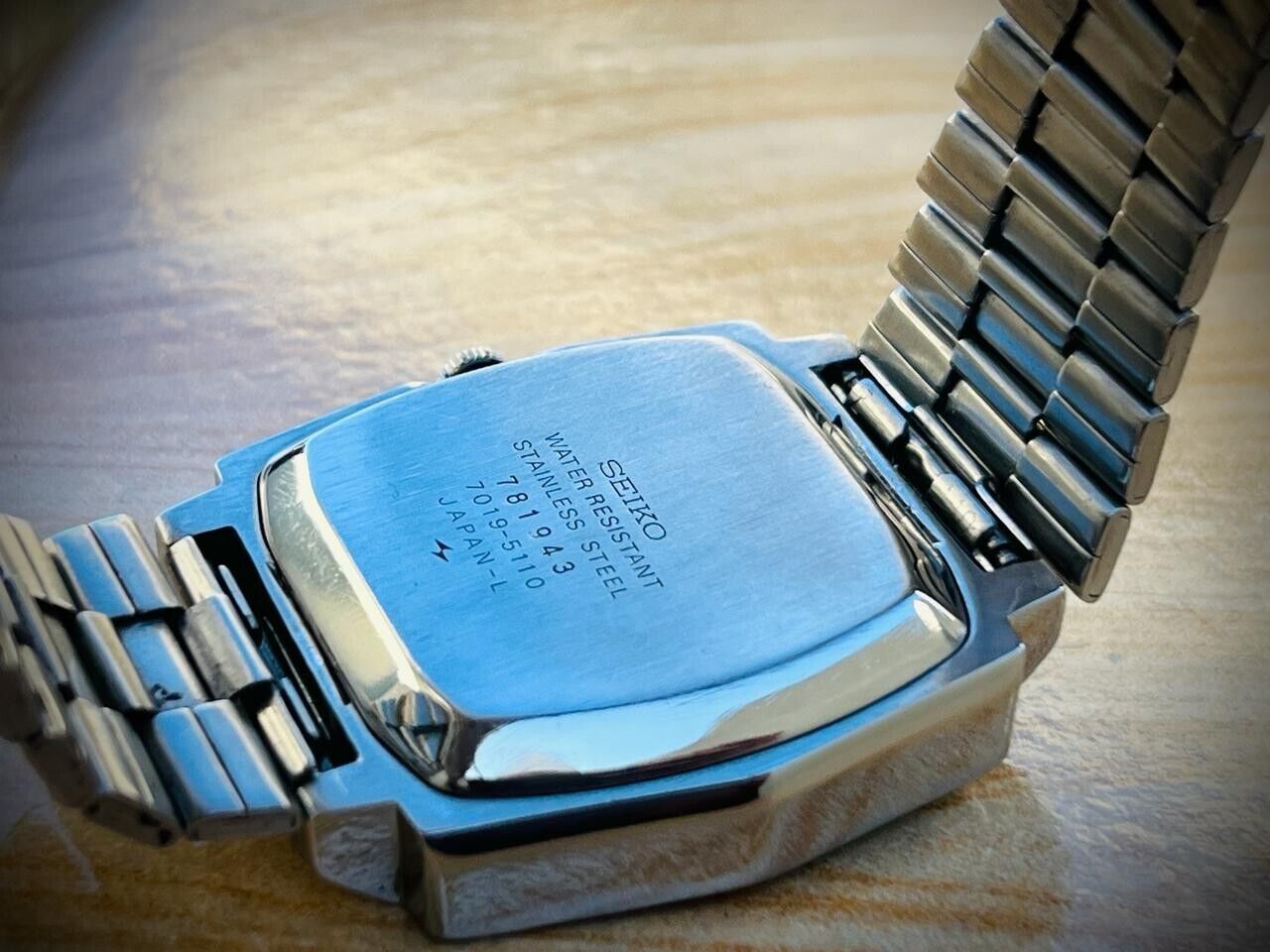 Vintage Seiko 5 Automatic Unique Black Dial 21 Jewels 7019-5110 Japan 37mm