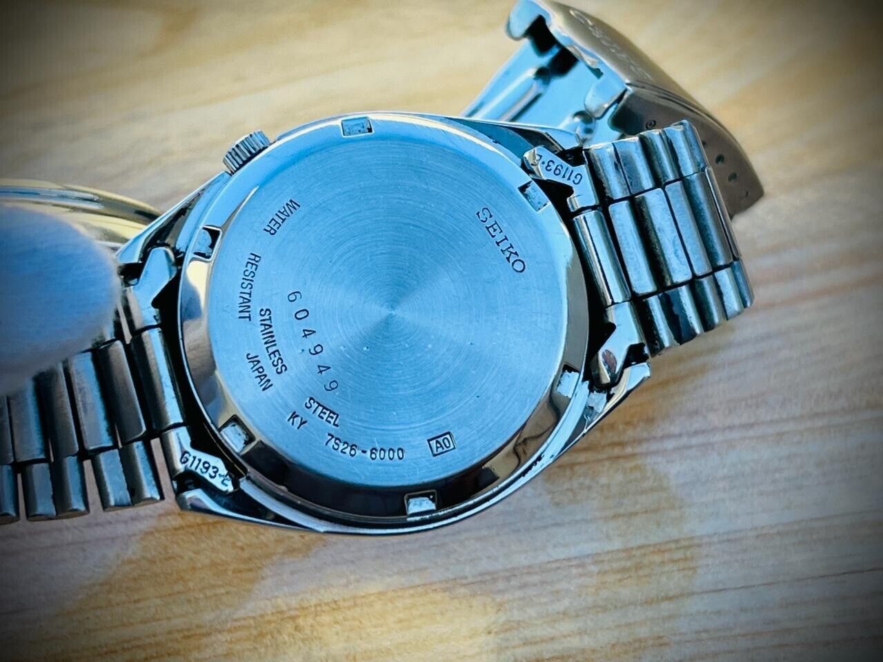 Vintage Seiko 5 Automatic White Dial 21 Jewels 7s26-6000 Japan 34mm