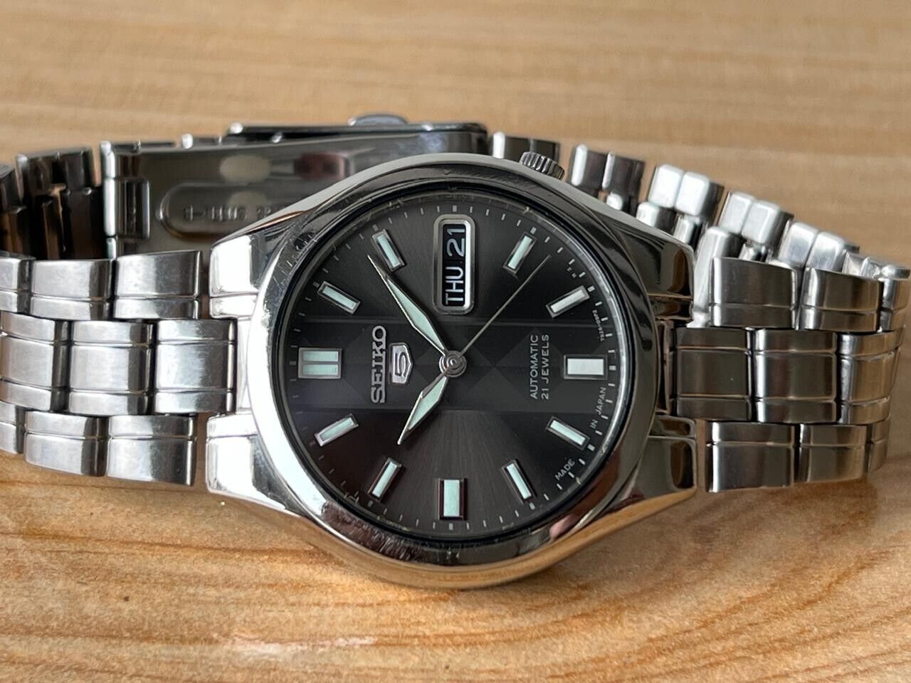 Seiko 5 Grey Dial 7s26-03e0 Automatic 21 Jewels 36mm Men’s Watch, Perfect