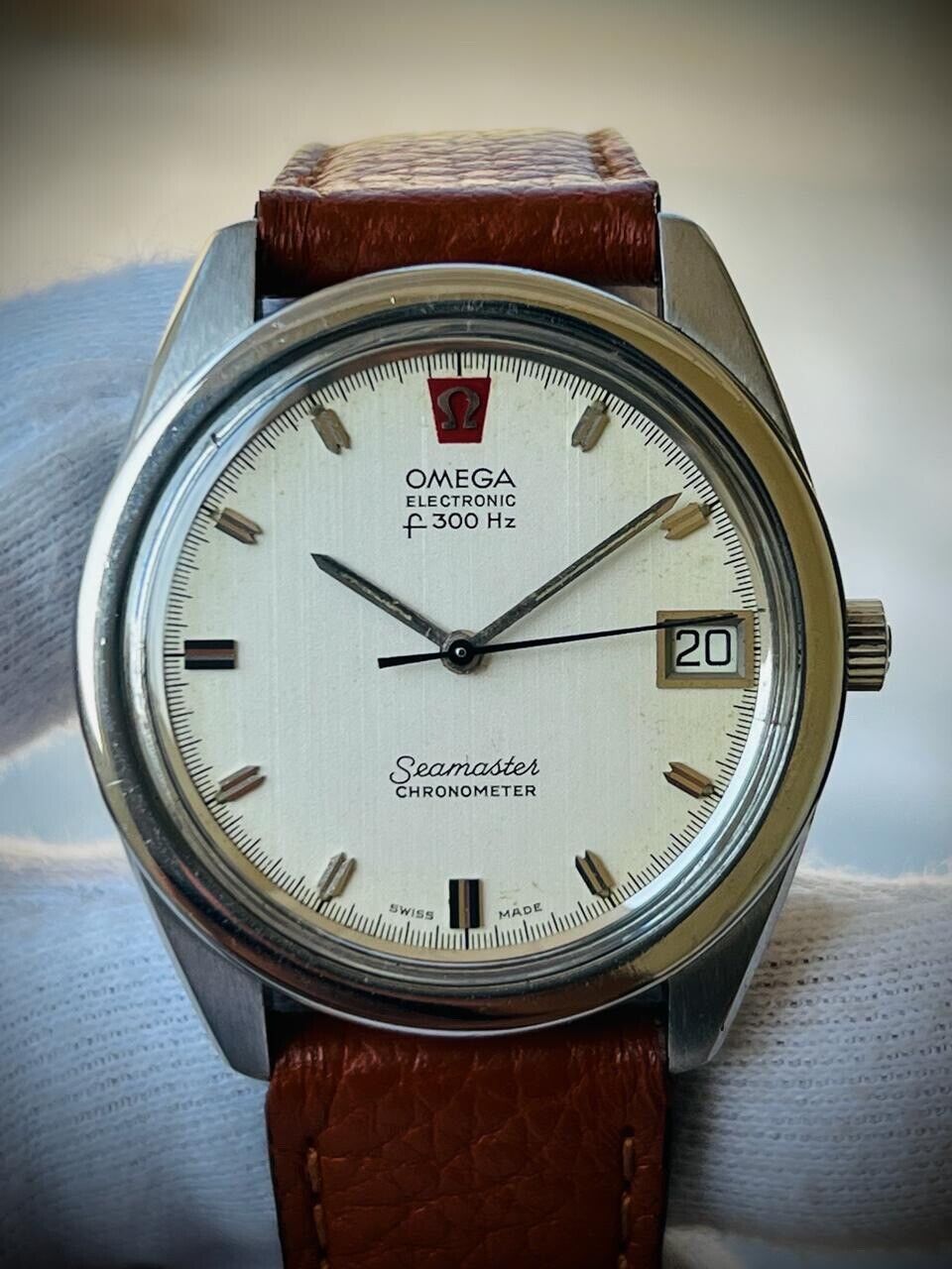 Vintage Omega Seamaster Chronometer Electronic f300Hz Mens Watch 37mm 198.001
