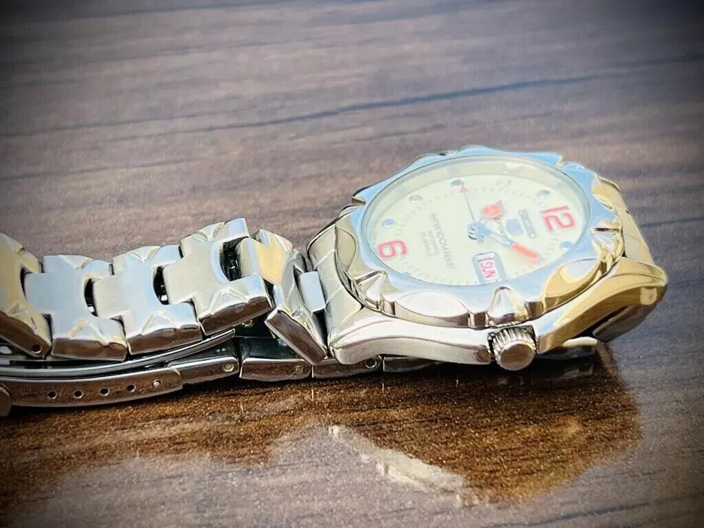 Vintage Seiko 5 Sports 100m 23 Jewels Lume Dial 7S36-00M0 Gents Watch 38mm UFO